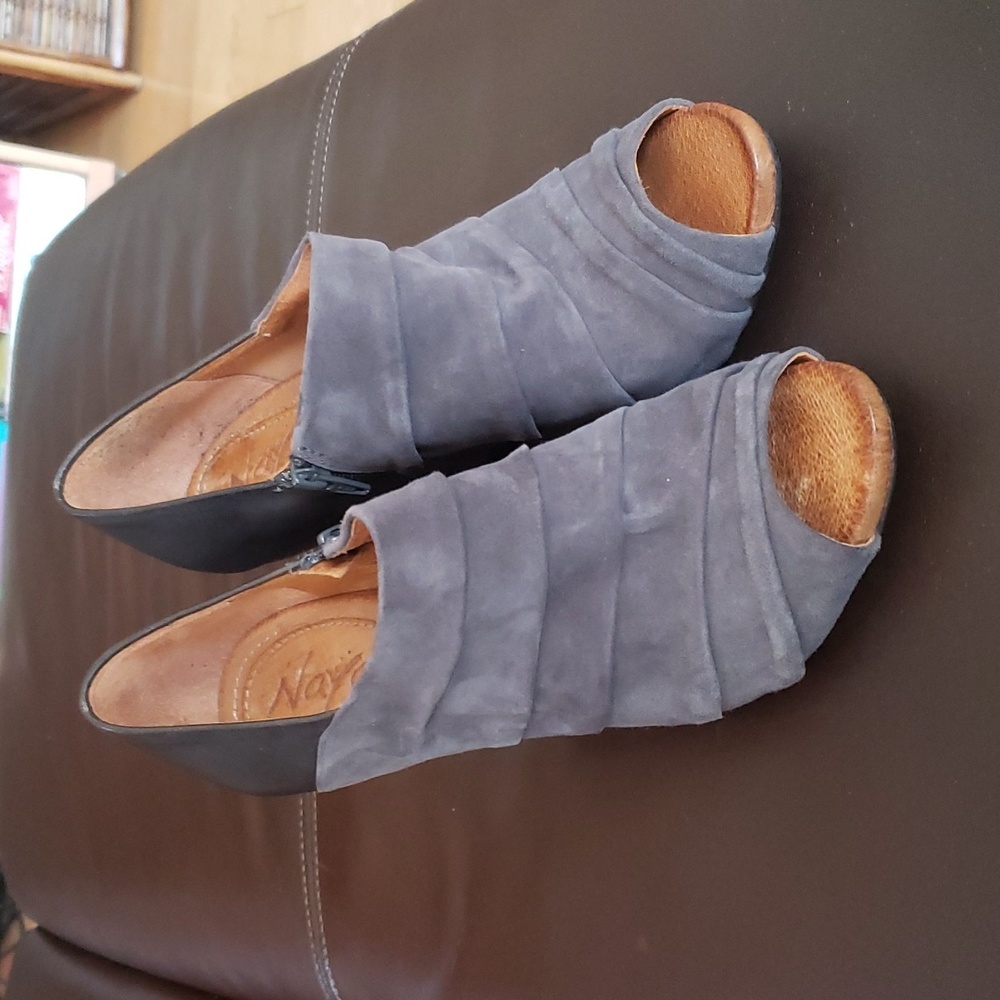 Naya/Anthropologie Grey Genesis Peep Toe Leather/Suede Wedge Sandals NWT Size 8